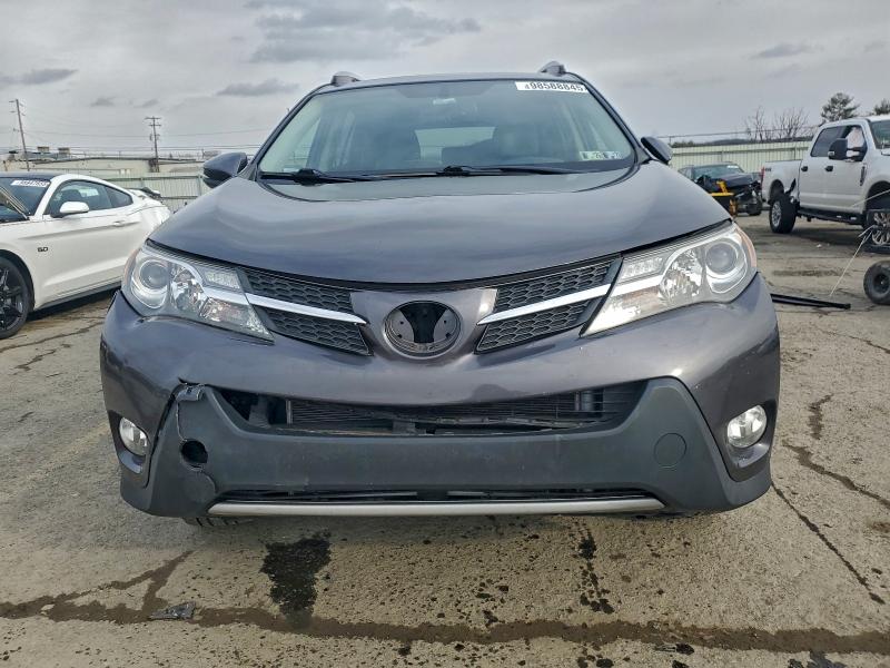 Photo 5 from auction – 2015 TOYOTA RAV4 LIMIT with VIN JTMYFREV0FJ025302