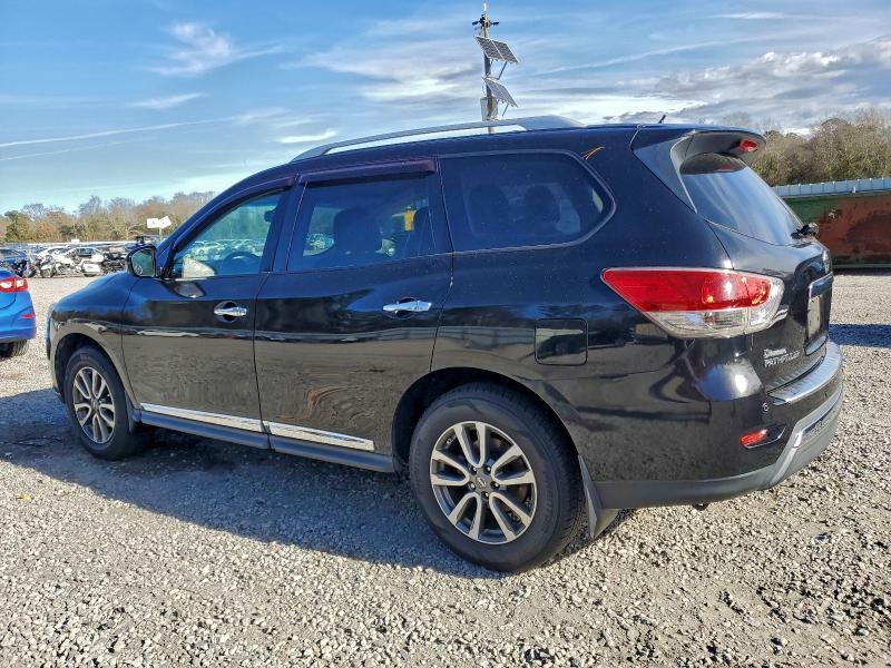 Photo 2 from auction – 2013 NISSAN PATHFINDER with VIN 5N1AR2MN1DC649933