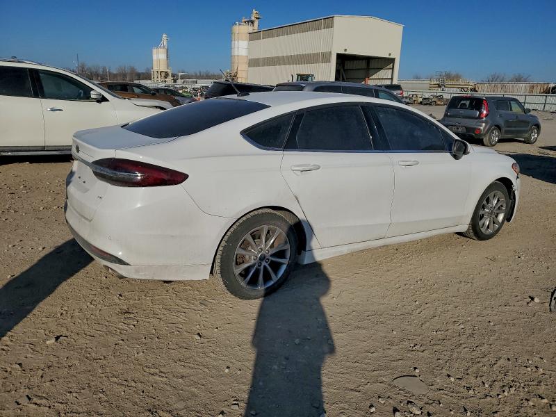 Photo 3 from auction – 2017 FORD FUSION with VIN 3FA6P0H75HR356033