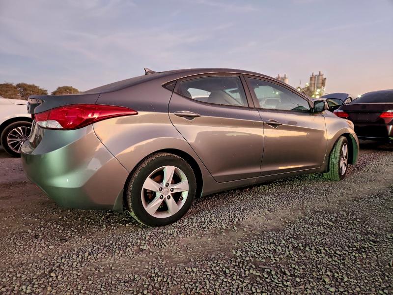 Photo 3 from auction – 2013 HYUNDAI ELANTRA with VIN 5NPDH4AE0DH269488