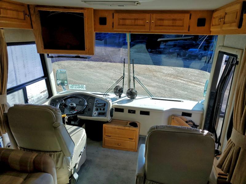 Photo 5 from auction – 1997 ROADMASTER RAIL EXECUTIVE with VIN 1RF120616V1012985