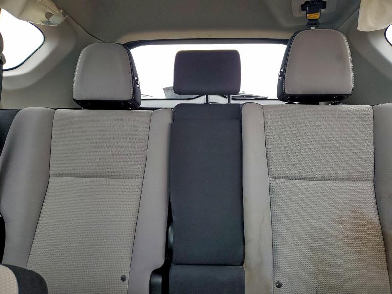 Фото 10 с аукциона – 2016 TOYOTA RAV4 с VIN 2T3WFREV2GW296873