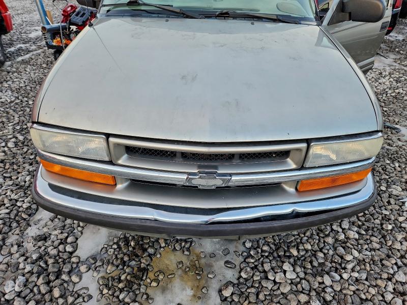 Photo 12 from auction – 2000 CHEVROLET BLAZER with VIN 1GNCS13W2Y2217036