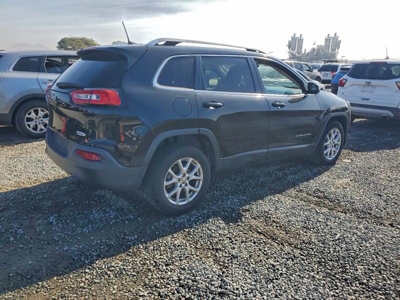 Photo 3 from auction – 2017 JEEP CHEROKEE L with VIN 1C4PJLCB5HW668072