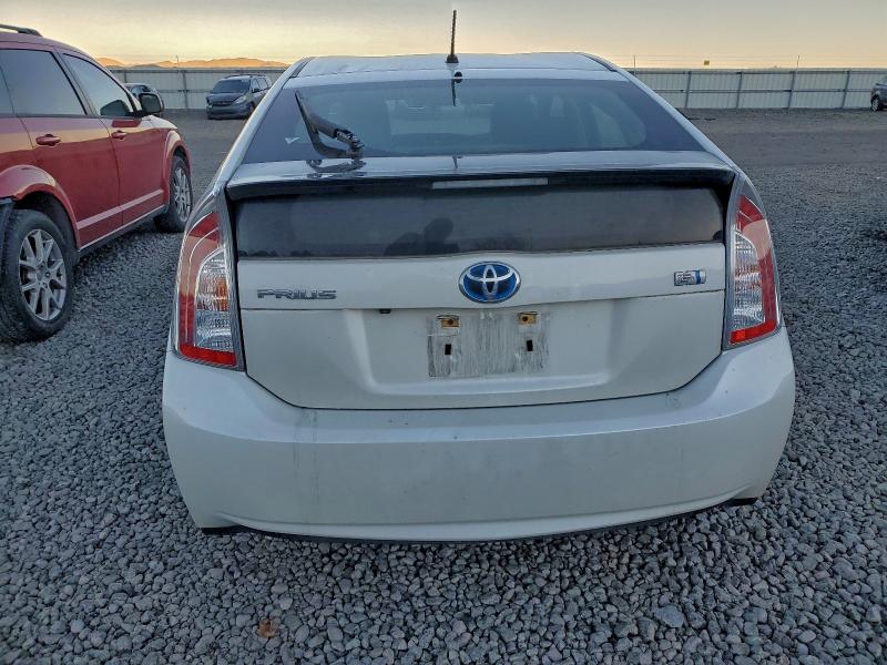Photo 6 from auction – 2015 TOYOTA PRIUS with VIN JTDKN3DU1F1878077