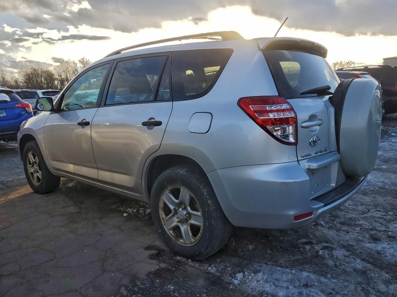 Foto 2 de la subasta – 2010 TOYOTA RAV4 con VIN JTMBF4DV5AD026897