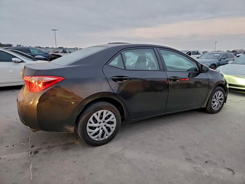 Фото 3 с аукциона – 2017 TOYOTA COROLLA L с VIN 5YFBURHEXHP728573