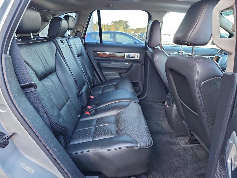 Photo 11 from auction – 2010 LINCOLN MKX with VIN 2LMDJ8JC8ABJ18352