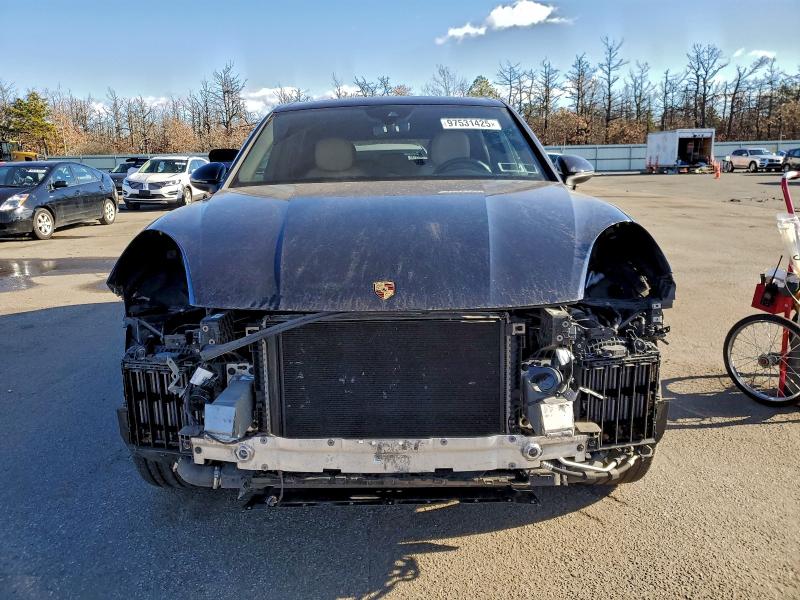 Photo 5 from auction – 2019 PORSCHE CAYENNE with VIN WP1AA2AY7KDA11900