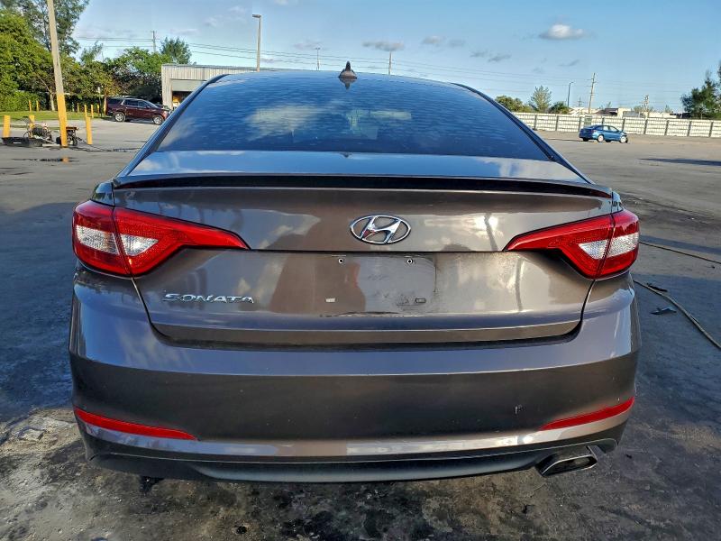 Photo 6 from auction – 2017 HYUNDAI SONATA SE with VIN 5NPE24AF5HH478990