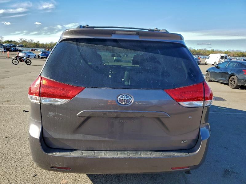 Photo 6 from auction – 2013 TOYOTA SIENNA LE with VIN 5TDKK3DC6DS326901