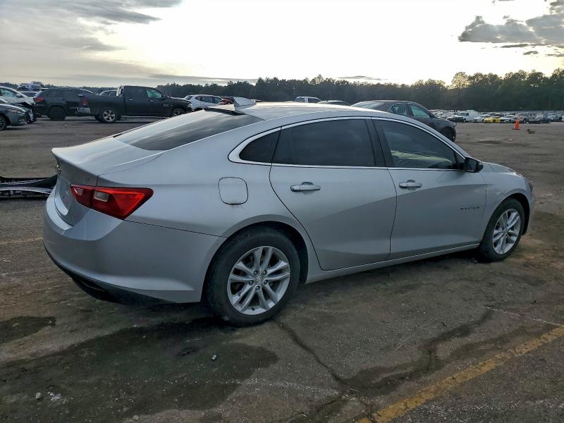 Photo 3 from auction – 2018 CHEVROLET MALIBU LT with VIN 1G1ZD5ST9JF177329