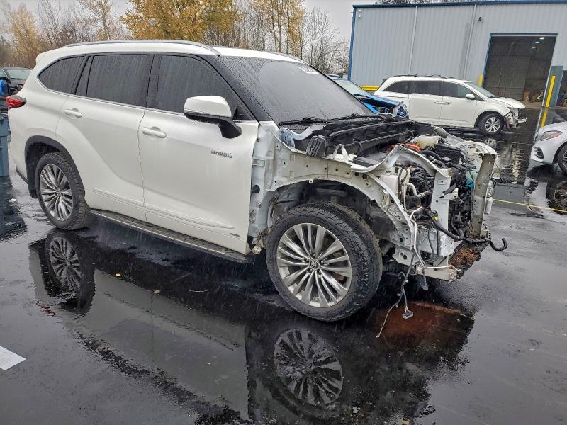 Photo 4 from auction – 2020 TOYOTA HIGHLANDER with VIN 5TDEBRCH2LS003196