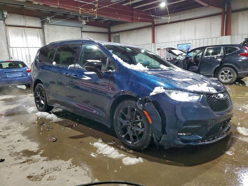 Photo 4 from auction – 2025 CHRYSLER PACIFICA L with VIN 2C4RC1GG8SR529602