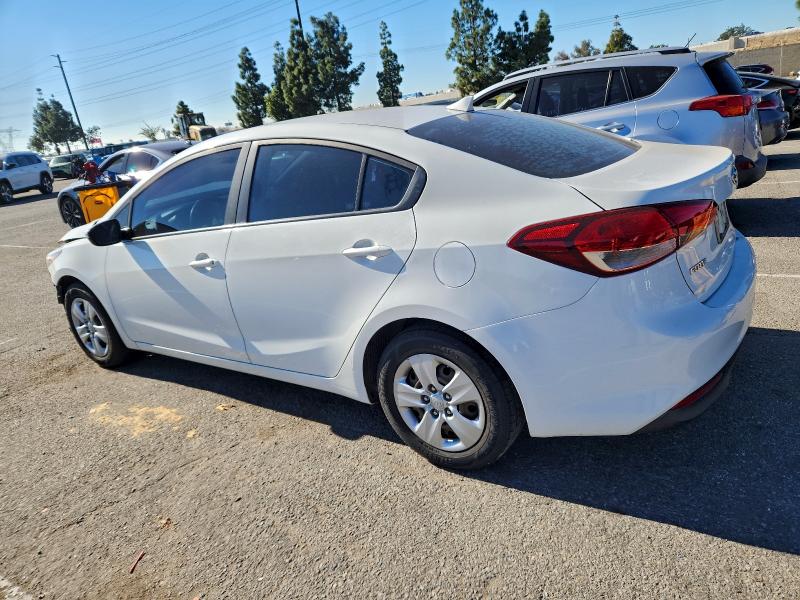 Photo 2 from auction – 2017 KIA FORTE LX with VIN 3KPFK4A77HE115687