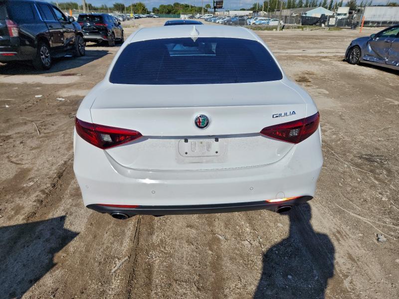 Photo 6 from auction – 2018 ALFA ROMEO GIULIA with VIN ZARFAEBN3J7581702
