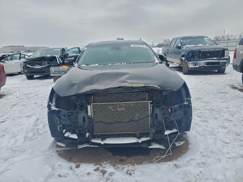 Photo 5 from auction – 2015 HYUNDAI GENESIS 5. with VIN KMHGN4JF3FU039043