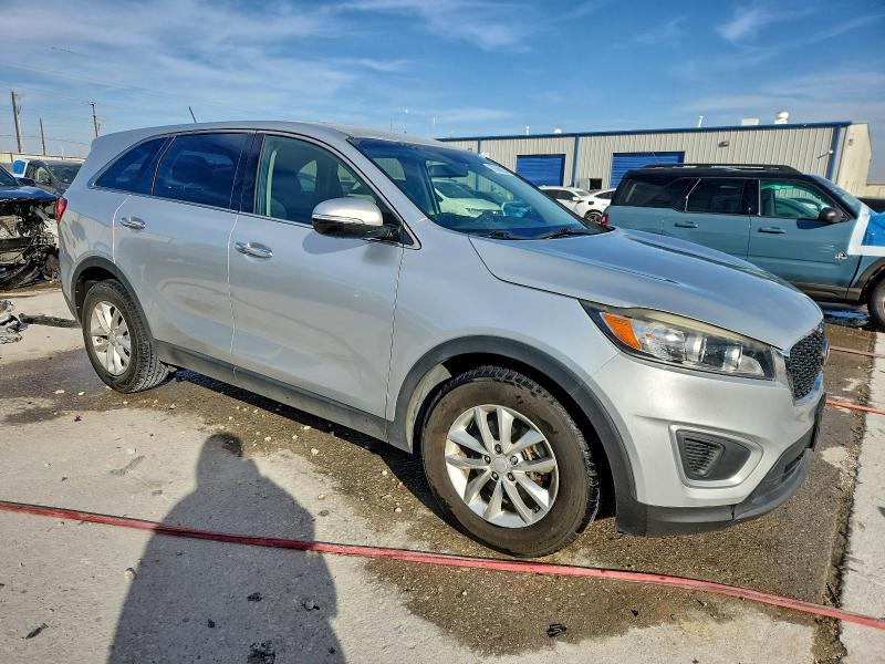 Photo 4 from auction – 2018 KIA SORENTO LX with VIN 5XYPG4A33JG357730