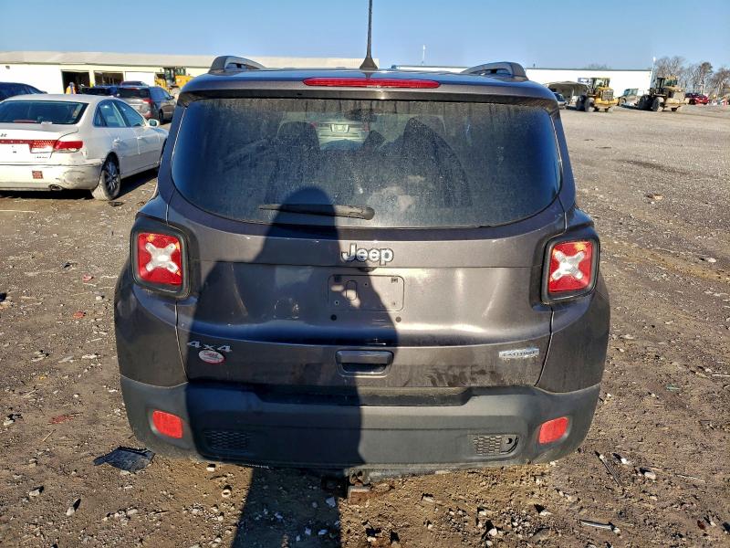 Photo 6 from auction – 2018 JEEP RENEGADE L with VIN ZACCJBBB4JPJ34569