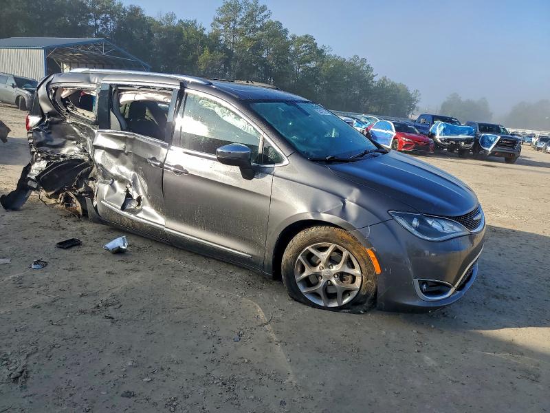Photo 4 from auction – 2017 CHRYSLER PACIFICA L with VIN 2C4RC1GGXHR837153