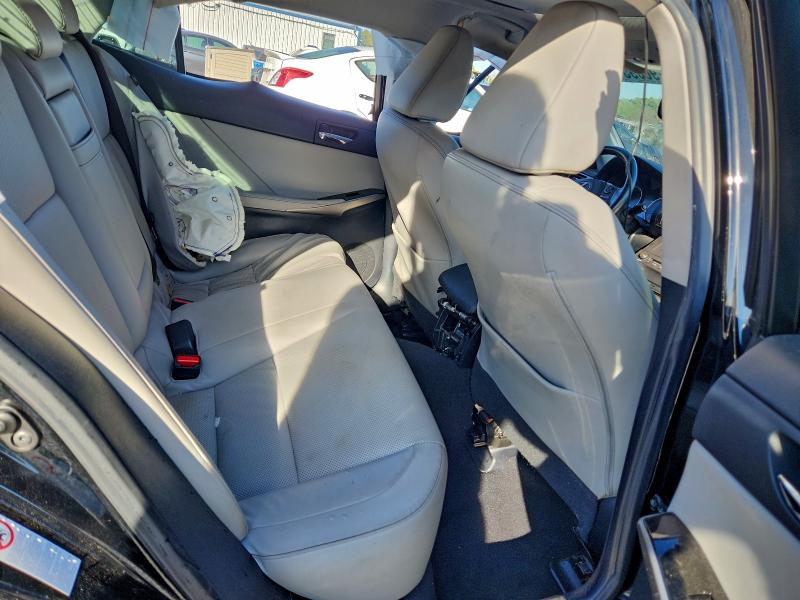 Photo 10 from auction – 2016 LEXUS IS 200T with VIN JTHBA1D23G5017846