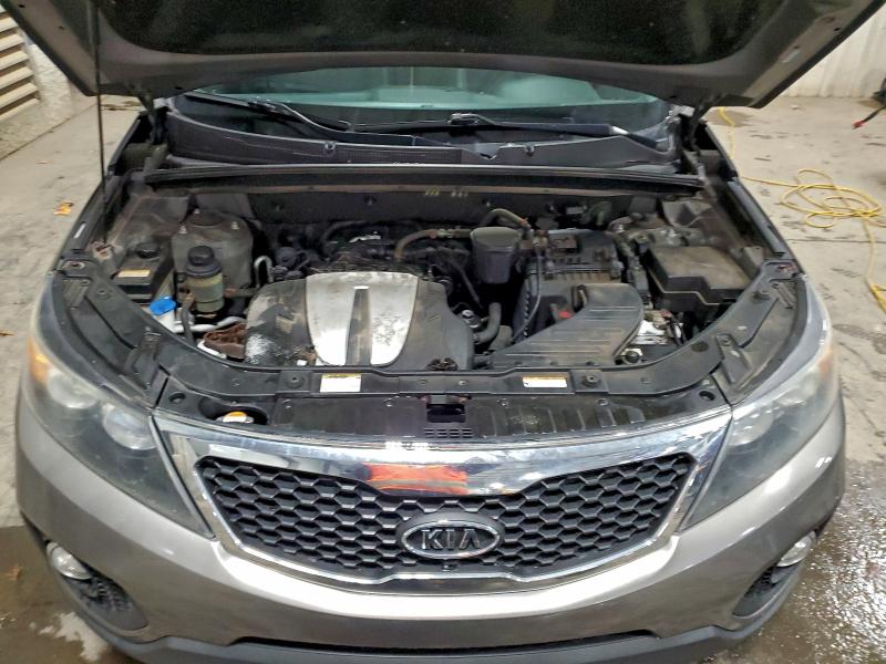 Photo 12 from auction – 2011 KIA SORENTO EX with VIN 5XYKUDA23BG060842