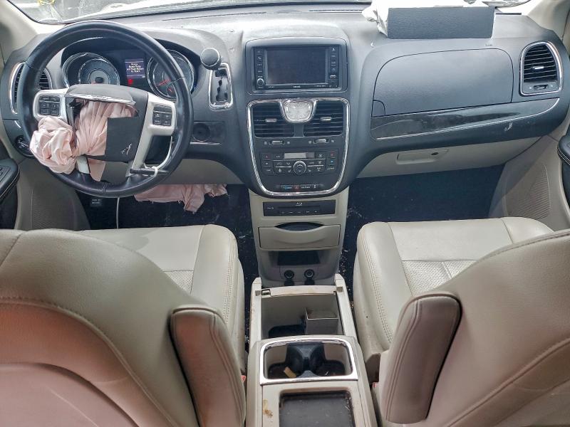 Photo 8 from auction – 2015 CHRYSLER TOWN & COU with VIN 2C4RC1CG0FR753829