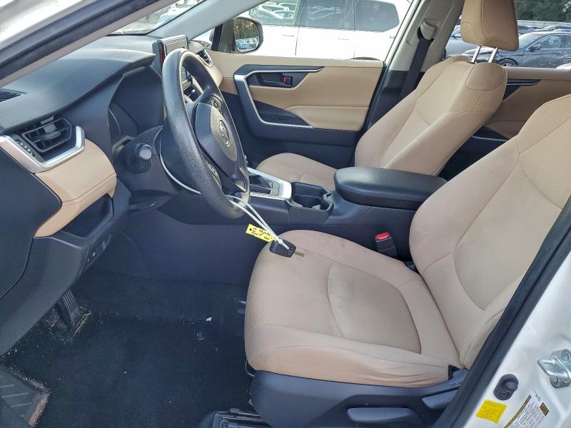 Photo 7 from auction – 2019 TOYOTA RAV4 LE with VIN JTMH1RFV0KD022440