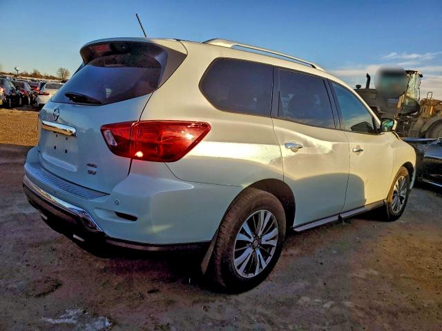 Photo 3 from auction – 2017 NISSAN PATHFINDER with VIN 5N1DR2MM1HC611371