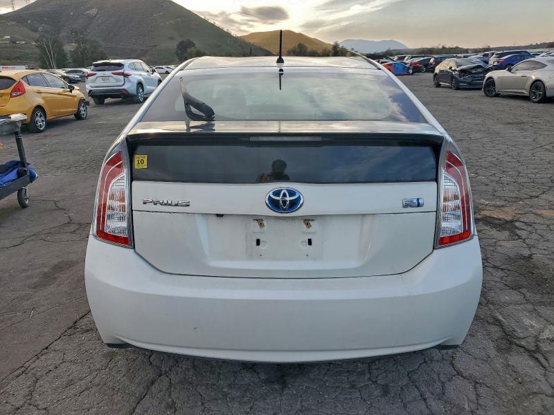 Photo 6 from auction – 2015 TOYOTA PRIUS with VIN JTDKN3DUXF0481618