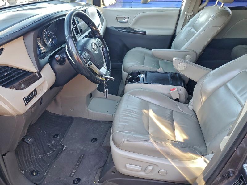 Photo 7 from auction – 2016 TOYOTA SIENNA XLE with VIN 5TDYK3DC0GS727522