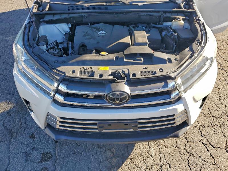 Photo 12 from auction – 2017 TOYOTA HIGHLANDER with VIN 5TDYZRFH0HS208348