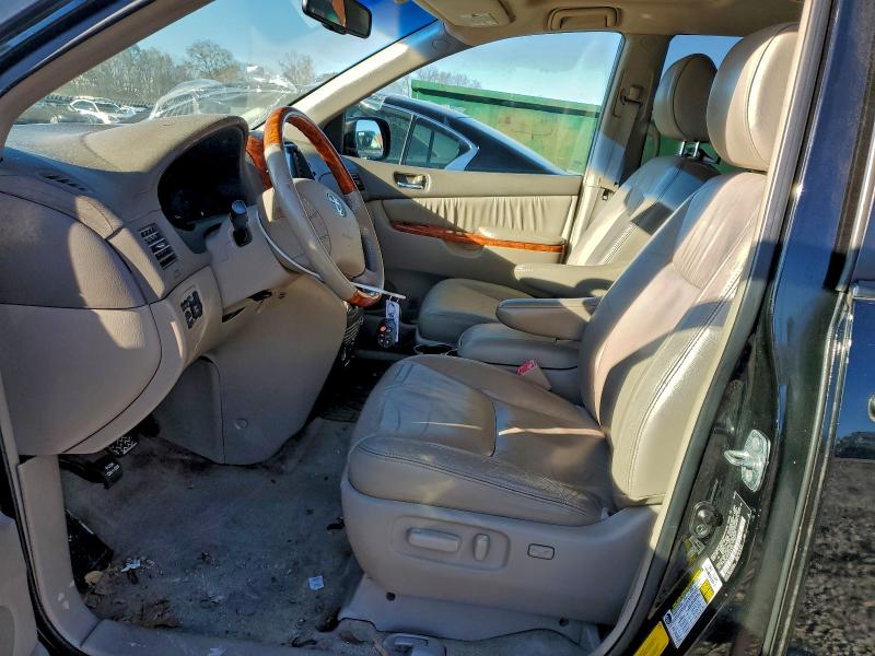 Photo 7 from auction – 2010 TOYOTA SIENNA XLE with VIN 5TDYK4CC8AS307697