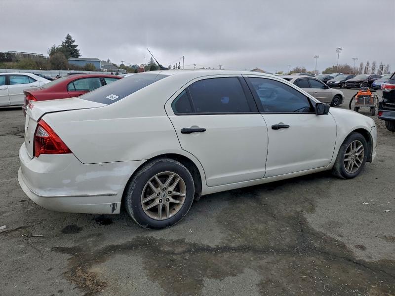 Photo 3 from auction – 2012 FORD FUSION S with VIN 3FAHP0GA5CR333768