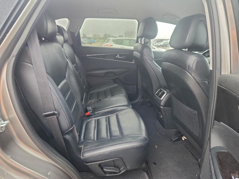 Photo 11 from auction – 2016 KIA SORENTO EX with VIN 5XYPH4A54GG147709