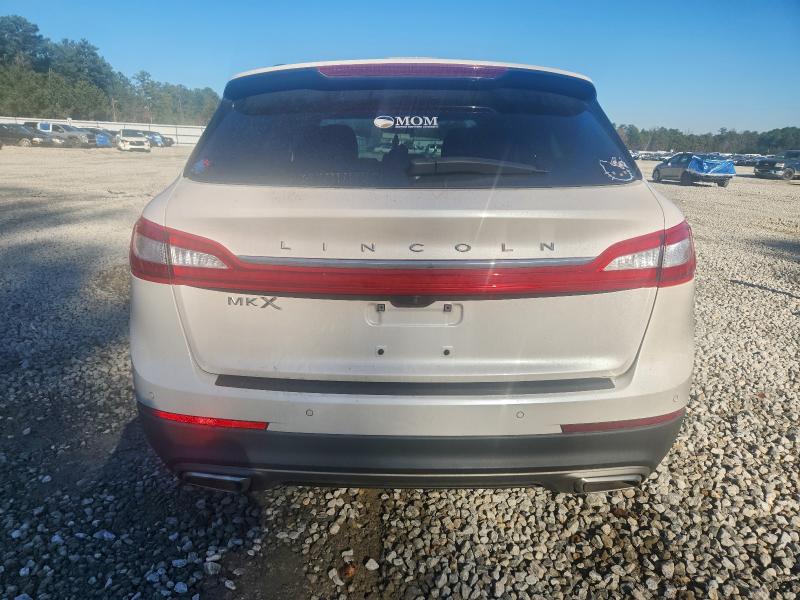 Photo 6 from auction – 2017 LINCOLN MKX RESERV with VIN 2LMPJ6LRXHBL52327