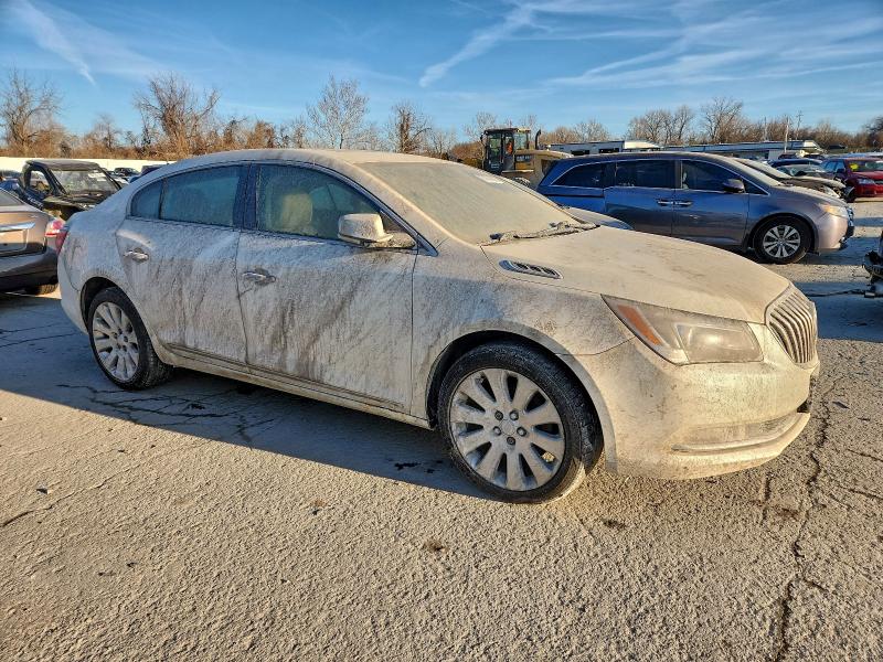 Photo 4 from auction – 2014 BUICK LACROSSE with VIN 1G4GC5G33EF152017