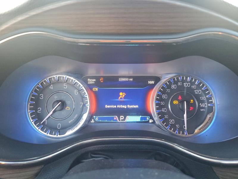 Photo 9 from auction – 2015 CHRYSLER 200 C with VIN 1C3CCCCB3FN558637