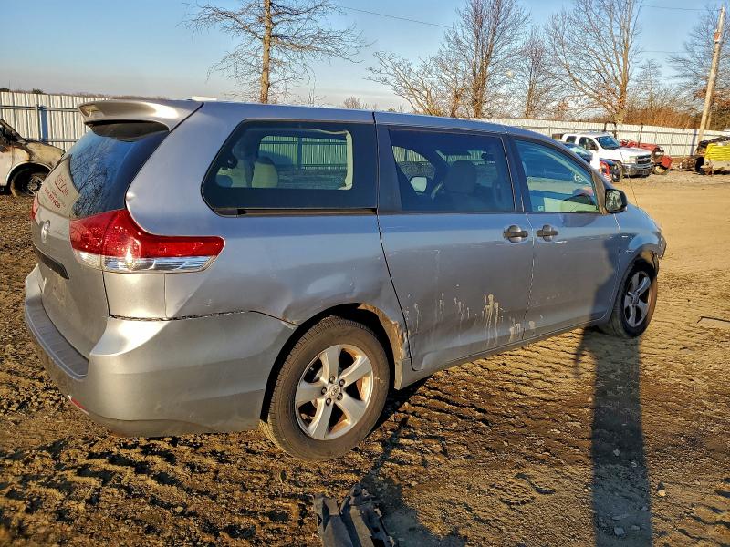 Photo 3 from auction – 2011 TOYOTA SIENNA with VIN 5TDZK3DC5BS092567
