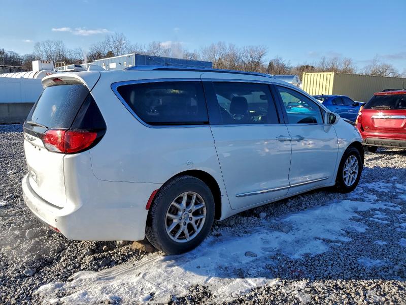 Photo 3 from auction – 2020 CHRYSLER PACIFICA T with VIN 2C4RC1BG9LR177025
