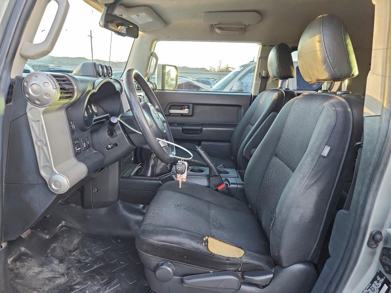 Photo 7 from auction – 2010 TOYOTA FJ CRUISER with VIN JTEBU4BF2AK093255