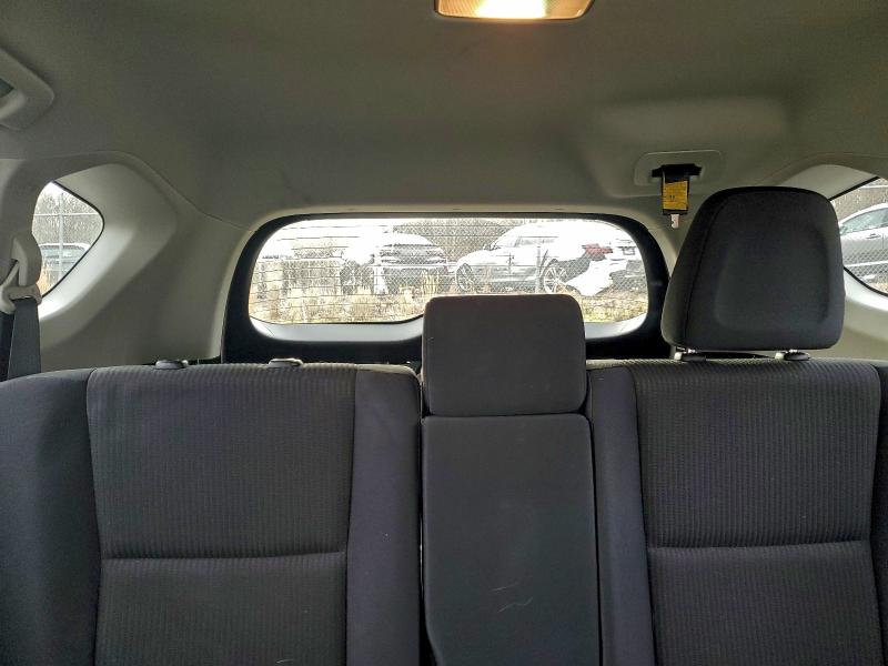 Photo 10 from auction – 2017 TOYOTA RAV4 LE with VIN JTMZFREVXHJ143154