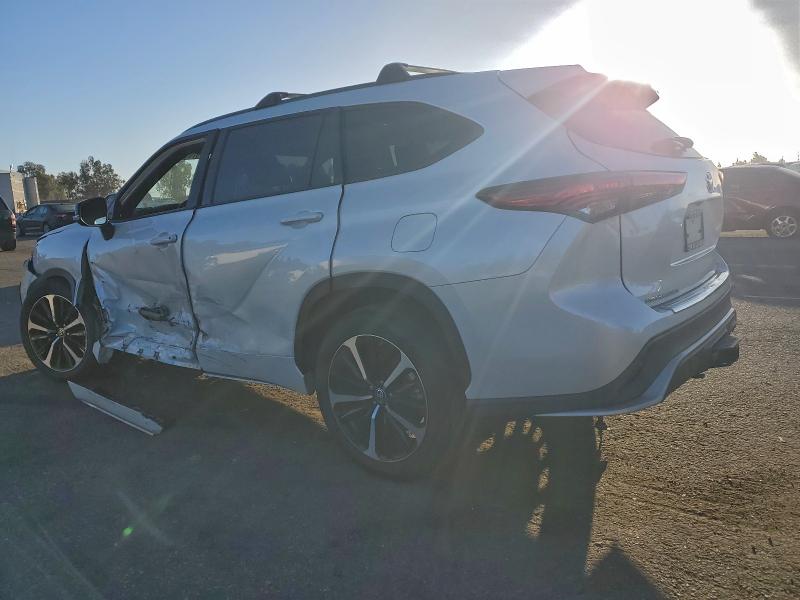 Photo 2 from auction – 2022 TOYOTA HIGHLANDER with VIN 5TDJZRAH2NS104884