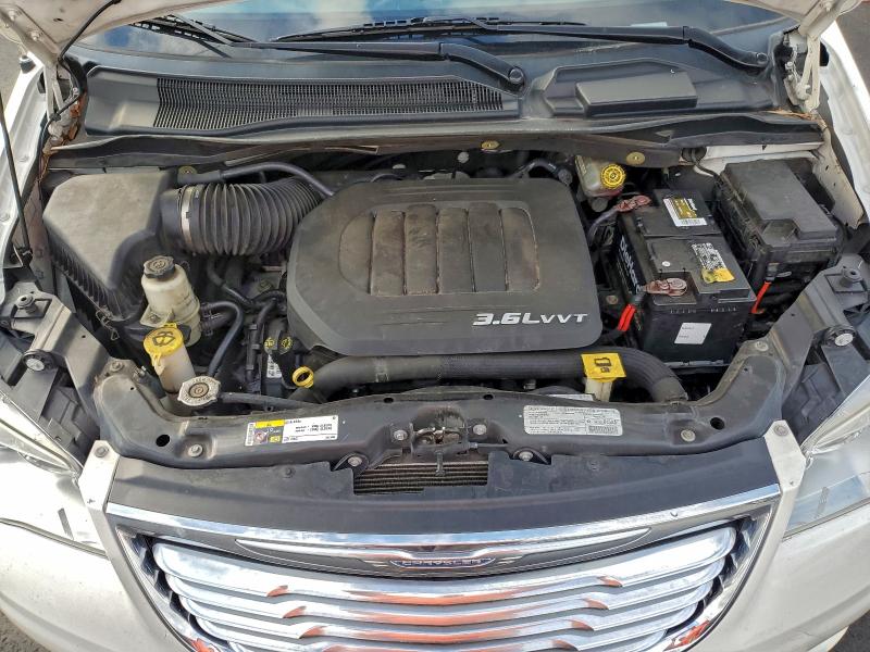 Photo 12 from auction – 2013 CHRYSLER TOWN & COU with VIN 2C4RC1BG0DR577847