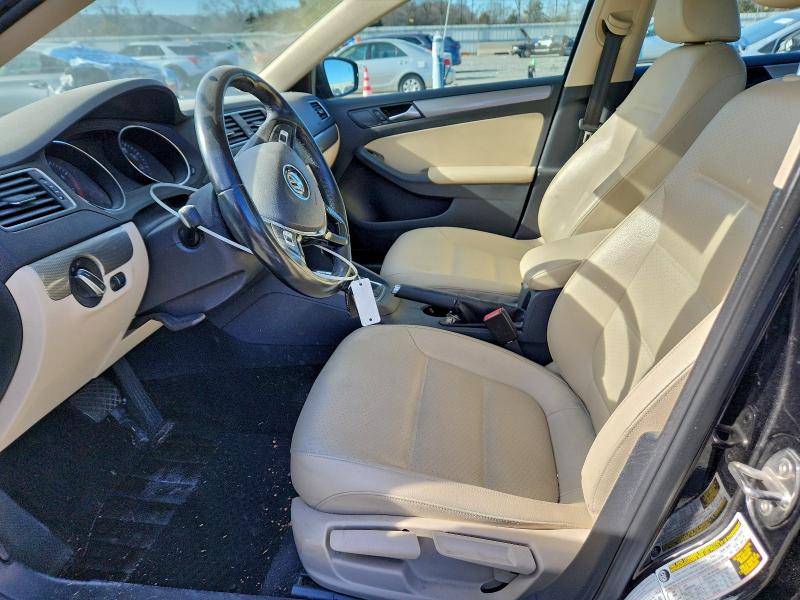 Photo 7 from auction – 2017 VOLKSWAGEN JETTA SE with VIN 3VWDB7AJ0HM328679