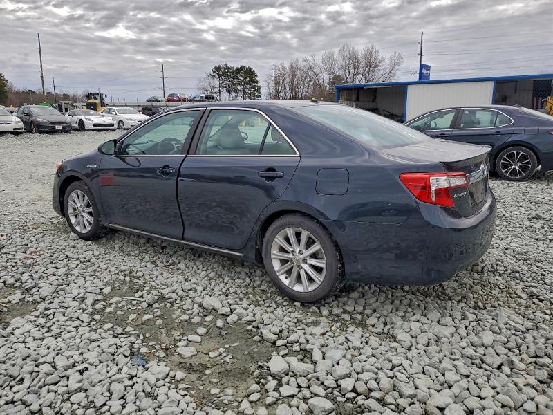 Photo 2 from auction – 2014 TOYOTA CAMRY HYBR with VIN 4T1BD1FK2EU133544