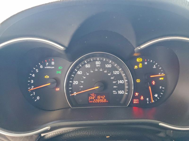 Photo 9 from auction – 2015 KIA SORENTO LX with VIN 5XYKT3A65FG631561