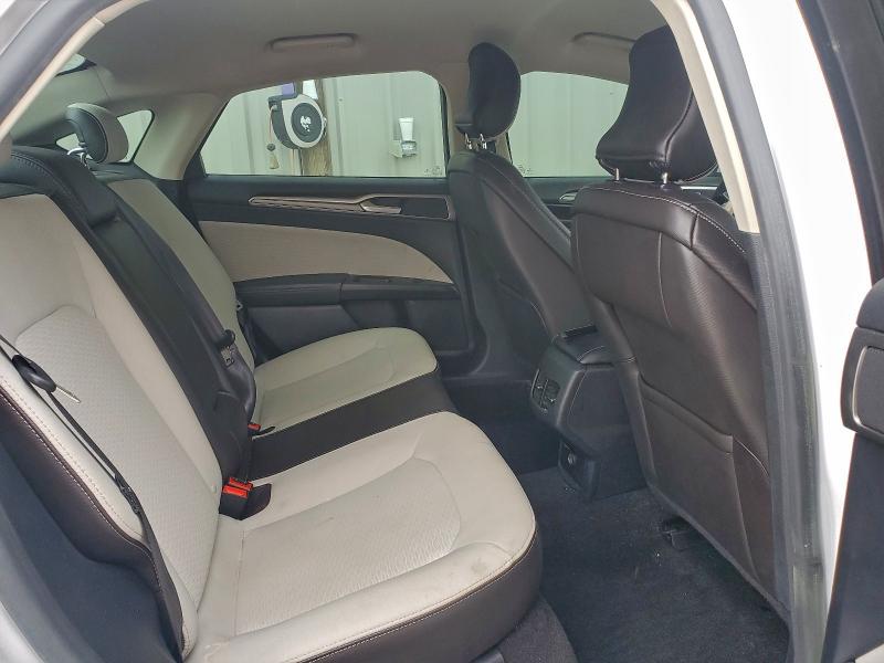 Photo 10 from auction – 2019 FORD FUSION with VIN 3FA6P0HD3KR229083