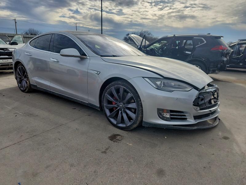 Photo 4 from auction – 2015 TESLA MODEL S with VIN 5YJSA1E25FF117167