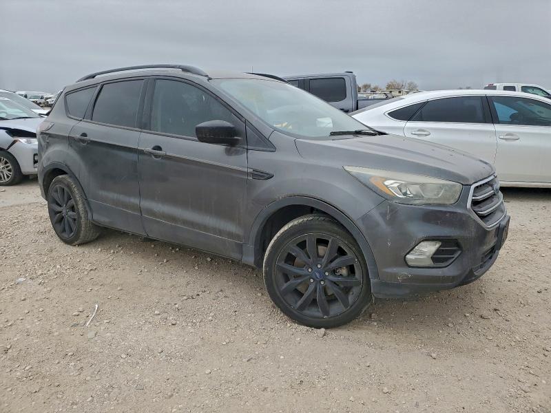 Photo 4 from auction – 2017 FORD ESCAPE SE with VIN 1FMCU9G98HUA93313